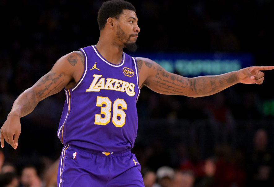 开运体育官方网站-胜鹈鹕！詹姆斯直指防守重要性，斯玛特不满判罚，里弗斯谈伤势！