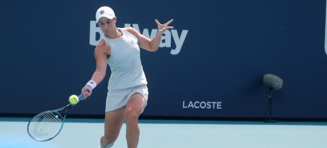 开云-巴蒂迈阿密卫冕强势回归 “三小巨头”之争再起波澜